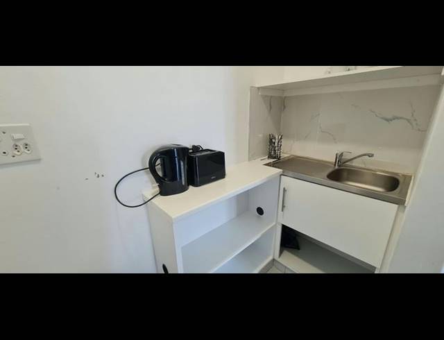 1 BEDROOM PROPERTY TO RENT IN GREENWOOD PARK